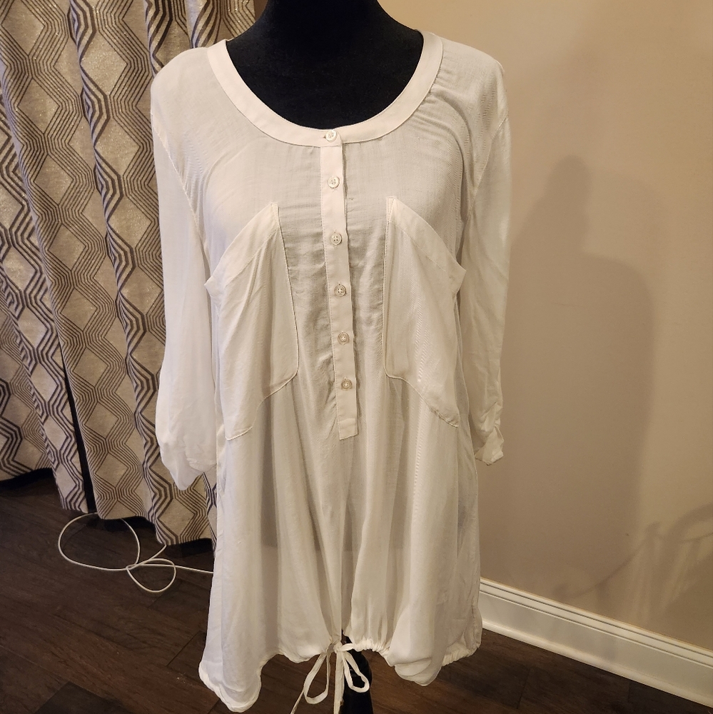 A/X button down, drawstring bottom hem henley 🤍